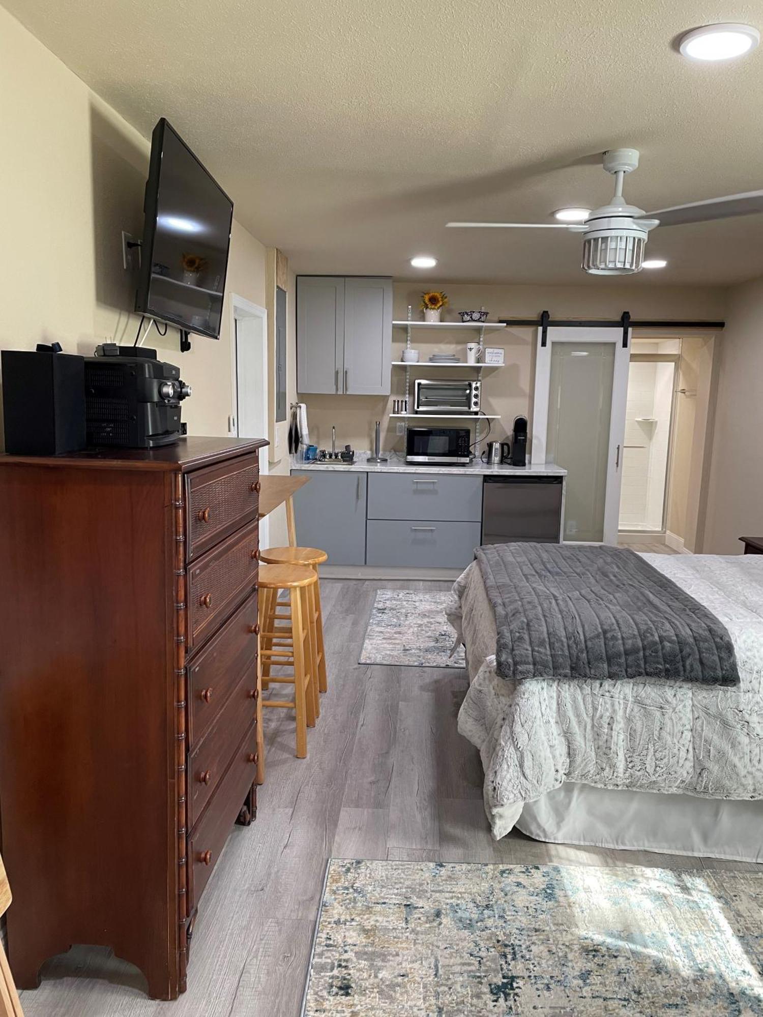 Studio B Polk City Экстерьер фото